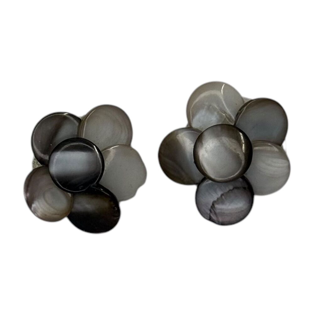 Vintage Mother of Pearl Flower Clip-On Earrings Gray Black Women's Retro Jewelry - Picture 2 of 6